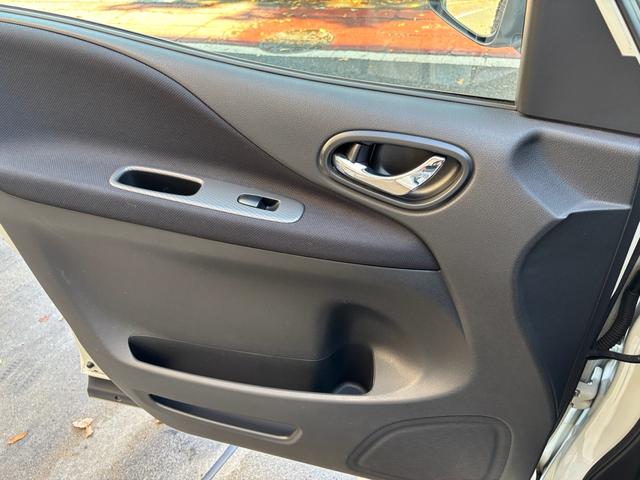 多くの中からご覧頂きありがとうございます。　在庫車全てルームクリーニング・コーティング施工しその他オイル交換、点検を実施し納車致します。　ご不明な点などありましたら、お気軽にご連絡ください。