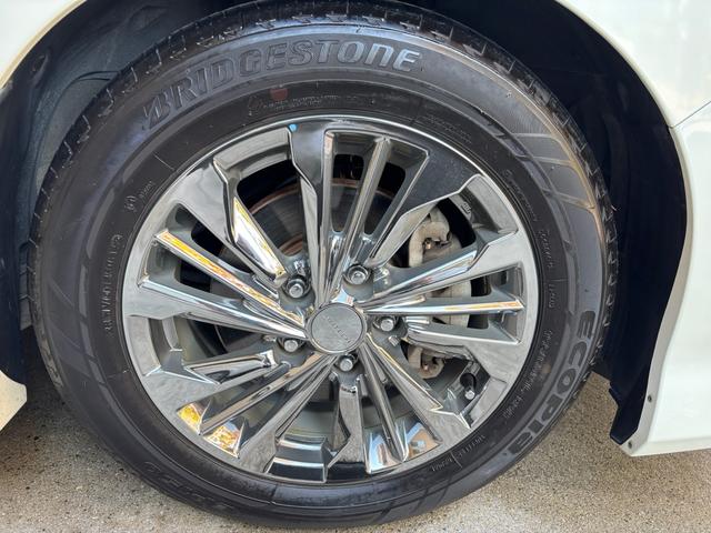 多くの中からご覧頂きありがとうございます。　在庫車全てルームクリーニング・コーティング施工しその他オイル交換、点検を実施し納車致します。　ご不明な点などありましたら、お気軽にご連絡ください。