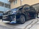 ヴォクシー ＺＳ　両電動スライドドア　電動格納ドアミラー　盗難防止システム　衝突安全ボディ　ダブルエアバッグ　ＬＥＤヘッドライト　キーレスエントリー　３列シート　リアオートエアコン　横滑り防止　ＰＷ　フルフラット（8枚目）