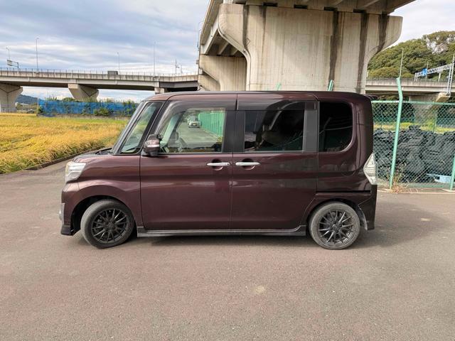 タント カスタムＸ　スマートセレクションＳＡ　ＥＴＣ　バックカメラ　両側スライド・片側電動　ナビ　ＴＶ　衝突被害軽減システム　オートライト　ＬＥＤヘッドランプ　スマートキー　アイドリングストップ　電動格納ミラー　ベンチシート　ＣＶＴ　ローダウン（17枚目）