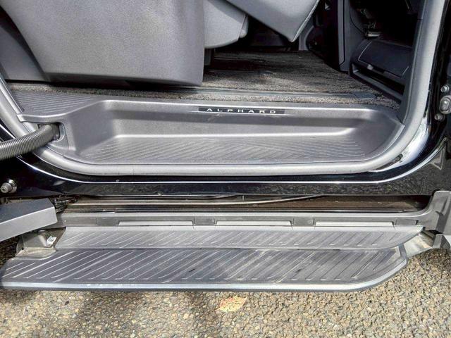 アルファードハイブリッド Ｚ　左右独立ムーンルーフ　純正１４型ナビ　全周囲カメラ　純正１３．２型有機ＥＬ後席モニター　デジタルインナーミラー　ＨＵＤ　ユニバーサルステップ（37枚目）