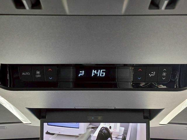アルファードハイブリッド Ｚ　左右独立ムーンルーフ　純正１４型ナビ　全周囲カメラ　純正１３．２型有機ＥＬ後席モニター　デジタルインナーミラー　ＨＵＤ　ユニバーサルステップ（40枚目）
