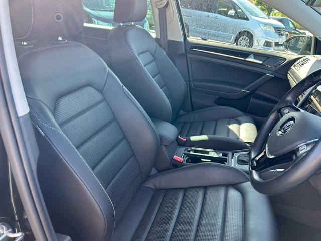 ゴルフ ＴＤＩハイライン　マイスター　純正ナビ　バックモニター　ワンセグ　シートヒーター　コーナーセンサー　自動駐車　ＥＴＣ２．０　レーダークルーズ　電子パーキング　ドライブレコーダー　ディナウディオオーディオ　ＢＳＭ　オールシーズンタイ（9枚目）