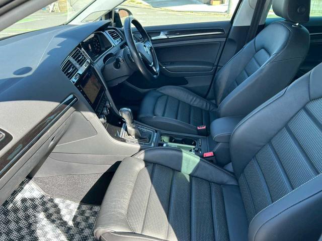 ゴルフ ＴＤＩハイライン　マイスター　純正ナビ　バックモニター　ワンセグ　シートヒーター　コーナーセンサー　自動駐車　ＥＴＣ２．０　レーダークルーズ　電子パーキング　ドライブレコーダー　ディナウディオオーディオ　ＢＳＭ　オールシーズンタイ（11枚目）
