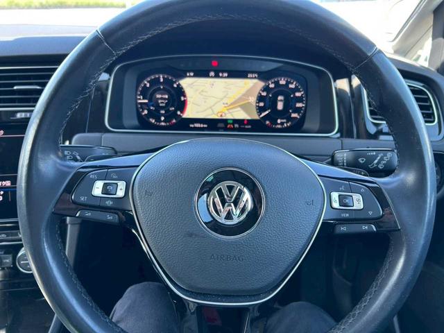 ゴルフ ＴＤＩハイライン　マイスター　純正ナビ　バックモニター　ワンセグ　シートヒーター　コーナーセンサー　自動駐車　ＥＴＣ２．０　レーダークルーズ　電子パーキング　ドライブレコーダー　ディナウディオオーディオ　ＢＳＭ　オールシーズンタイ（14枚目）