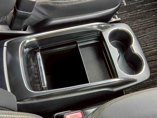 アルファード ２．５Ｓ　タイプゴールド　後期　７人乗　Ｔコネクト９インチＳＤナビ　１２．１型フリップダウンモニター　３眼ＬＥＤヘッドライト　衝突軽減　レーダークルーズ　シーケンシャルウィンカー　コーナーセンサー　ドラレコ　ＥＴＣ（27枚目）