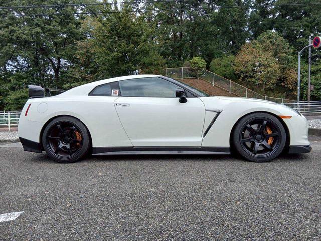 ＧＴ－Ｒ プレミアムエディション　ゼルパフォーマンス　エアロ　ＲＡＹＳ鍛造２０インチアルミ　後期ヘッドライト・テール　ＫＷ　ＨＡＳキット（2枚目）