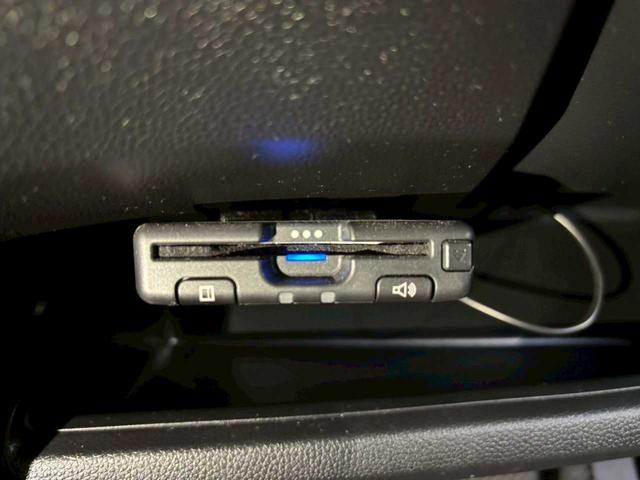 N-ONE プレミアム・Lパッケージ バックカメラ ディスプレイオーディオ USB入力端子 CD Bluetooth接続 純正アルミホイール アイドリングストップ オートエアコン ディスチャージライト サイドエアバック(8枚目)