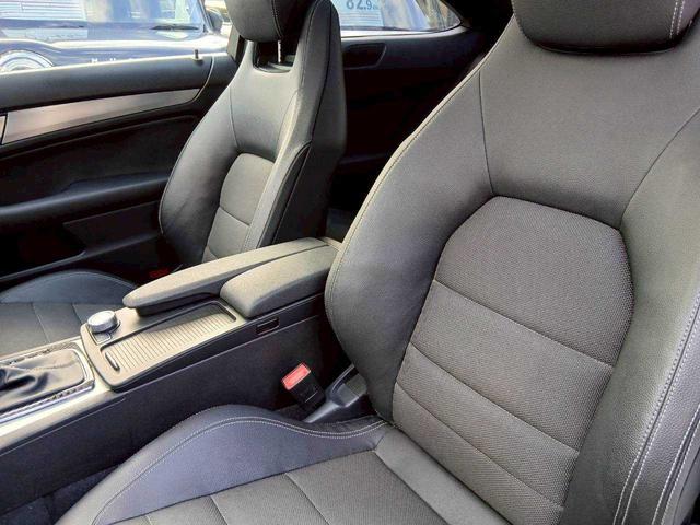 Ｃクラス Ｃ１８０　ブルーエフィシェンシー　クーペ　サンルーフ／パネメリカーナグリル／リアスポイラー／純正ナビ／ハーフレザーシート／パワーシート／バックモニター／シートヒーター（7枚目）