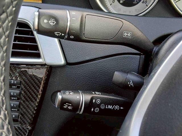 Ｃクラス Ｃ１８０　ブルーエフィシェンシー　クーペ　サンルーフ／パネメリカーナグリル／リアスポイラー／純正ナビ／ハーフレザーシート／パワーシート／バックモニター／シートヒーター（12枚目）