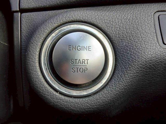 Ｃクラス Ｃ１８０　ブルーエフィシェンシー　クーペ　サンルーフ／パネメリカーナグリル／リアスポイラー／純正ナビ／ハーフレザーシート／パワーシート／バックモニター／シートヒーター（13枚目）