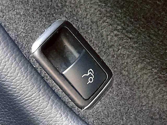 Ｃクラス Ｃ１８０　ブルーエフィシェンシー　クーペ　サンルーフ／パネメリカーナグリル／リアスポイラー／純正ナビ／ハーフレザーシート／パワーシート／バックモニター／シートヒーター（17枚目）