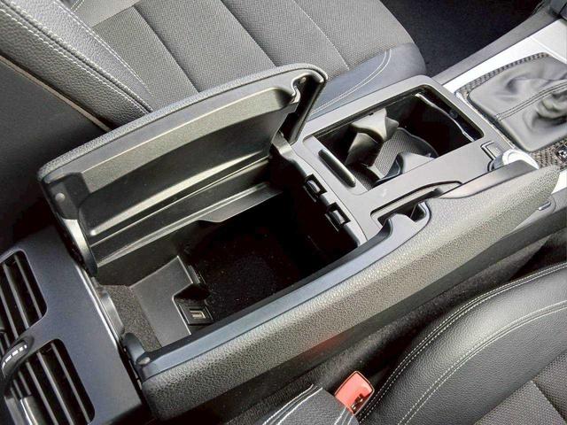 Ｃクラス Ｃ１８０　ブルーエフィシェンシー　クーペ　サンルーフ／パネメリカーナグリル／リアスポイラー／純正ナビ／ハーフレザーシート／パワーシート／バックモニター／シートヒーター（28枚目）