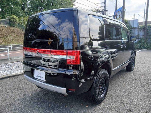 デリカD:5 D パワーパッケージ リフトアップ/フリップダウンモニター/ブロックタイヤ/社外ナビ/両側電動スライド/ETC/スマートキー(5枚目)