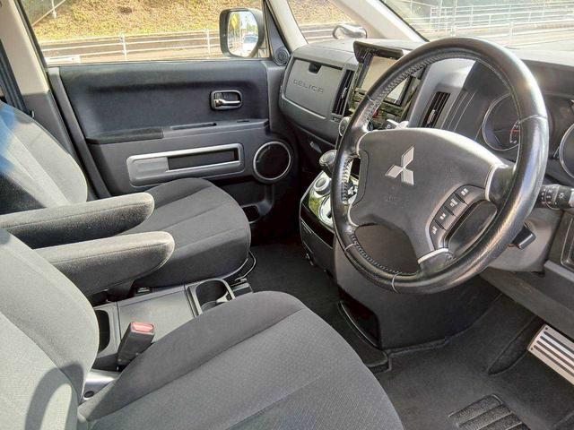 デリカD:5 D パワーパッケージ リフトアップ/フリップダウンモニター/ブロックタイヤ/社外ナビ/両側電動スライド/ETC/スマートキー(6枚目)