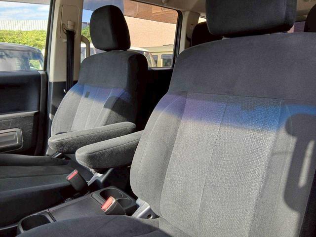 デリカD:5 D パワーパッケージ リフトアップ/フリップダウンモニター/ブロックタイヤ/社外ナビ/両側電動スライド/ETC/スマートキー(8枚目)