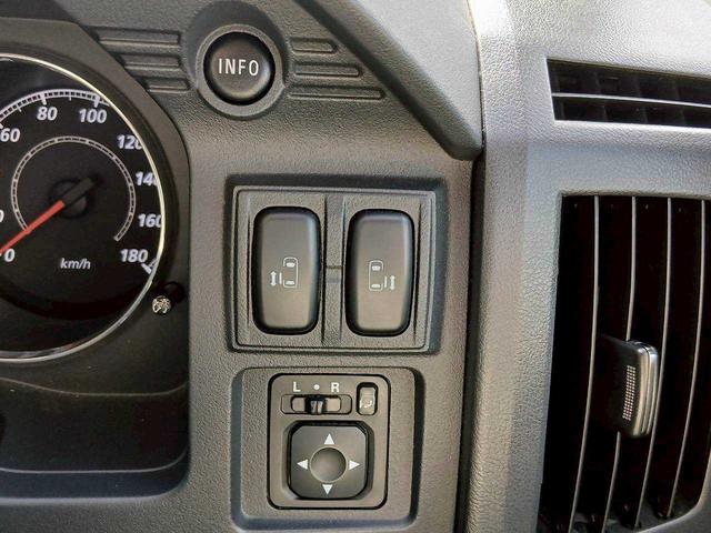 デリカD:5 D パワーパッケージ リフトアップ/フリップダウンモニター/ブロックタイヤ/社外ナビ/両側電動スライド/ETC/スマートキー(12枚目)