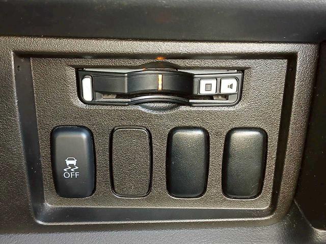 デリカD:5 D パワーパッケージ リフトアップ/フリップダウンモニター/ブロックタイヤ/社外ナビ/両側電動スライド/ETC/スマートキー(13枚目)