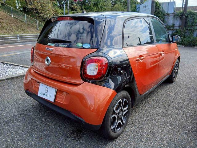 スマートフォーフォー プライム　ガラスルーフ　レザーシート　シートヒーター　純正１５インチＡＷ　クルーズコントロール　ＡＵＸ　ＵＳＢ　Ｂｌｕｅｔｏｏｔｈ　クリアランスソナー　ＥＴＣ　ドラレコ　アイドリングストップ　リモコンキー　純正（3枚目）