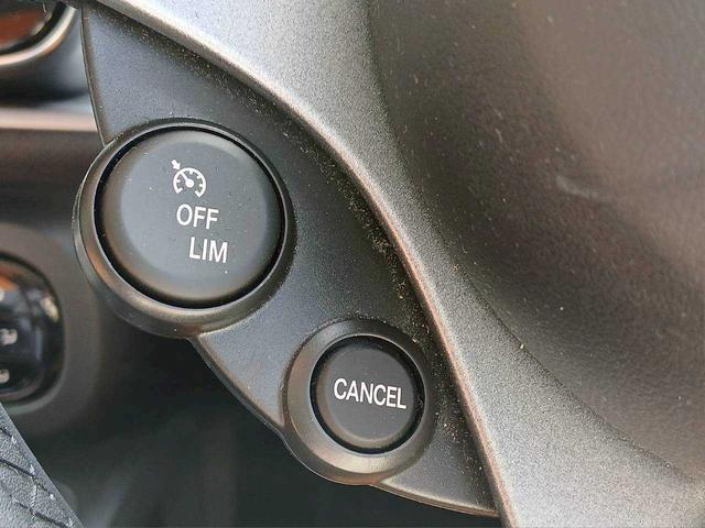 スマートフォーフォー プライム　ガラスルーフ　レザーシート　シートヒーター　純正１５インチＡＷ　クルーズコントロール　ＡＵＸ　ＵＳＢ　Ｂｌｕｅｔｏｏｔｈ　クリアランスソナー　ＥＴＣ　ドラレコ　アイドリングストップ　リモコンキー　純正（11枚目）