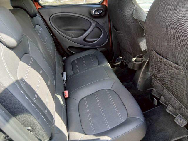 スマートフォーフォー プライム　ガラスルーフ　レザーシート　シートヒーター　純正１５インチＡＷ　クルーズコントロール　ＡＵＸ　ＵＳＢ　Ｂｌｕｅｔｏｏｔｈ　クリアランスソナー　ＥＴＣ　ドラレコ　アイドリングストップ　リモコンキー　純正（29枚目）