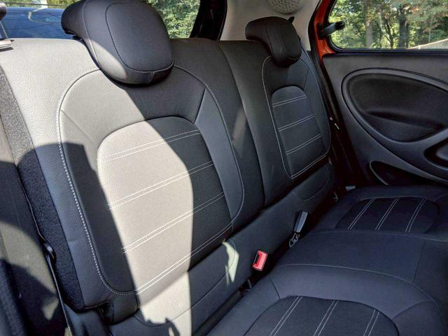 スマートフォーフォー プライム　ガラスルーフ　レザーシート　シートヒーター　純正１５インチＡＷ　クルーズコントロール　ＡＵＸ　ＵＳＢ　Ｂｌｕｅｔｏｏｔｈ　クリアランスソナー　ＥＴＣ　ドラレコ　アイドリングストップ　リモコンキー　純正（30枚目）