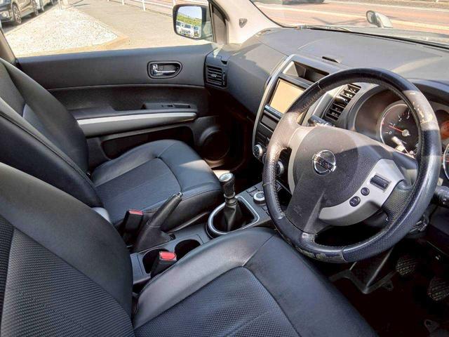 エクストレイル 20Xtt 4WD/6速MT/SDナビ/フルセグTV/バックカメラ/ブラックルーフレール(4枚目)