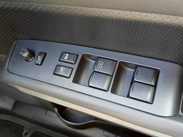 エクストレイル 20Xtt 4WD/6速MT/SDナビ/フルセグTV/バックカメラ/ブラックルーフレール(12枚目)