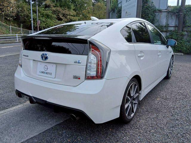 プリウス Ｓツーリングセレクション・Ｇ’ｓ　純正ナビ　ＴＶ　ＥＴＣ　クルーズコントロール　Ｂカメラ　Ｇｓ専用１８インチアルミ　ＬＥＤＢＥＡＭ（3枚目）