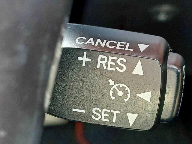 プリウス Ｓツーリングセレクション・Ｇ’ｓ　純正ナビ　ＴＶ　ＥＴＣ　クルーズコントロール　Ｂカメラ　Ｇｓ専用１８インチアルミ　ＬＥＤＢＥＡＭ（14枚目）