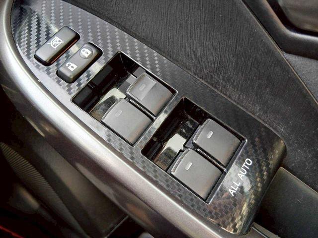 プリウス Ｓツーリングセレクション・Ｇ’ｓ　純正ナビ　ＴＶ　ＥＴＣ　クルーズコントロール　Ｂカメラ　Ｇｓ専用１８インチアルミ　ＬＥＤＢＥＡＭ（17枚目）