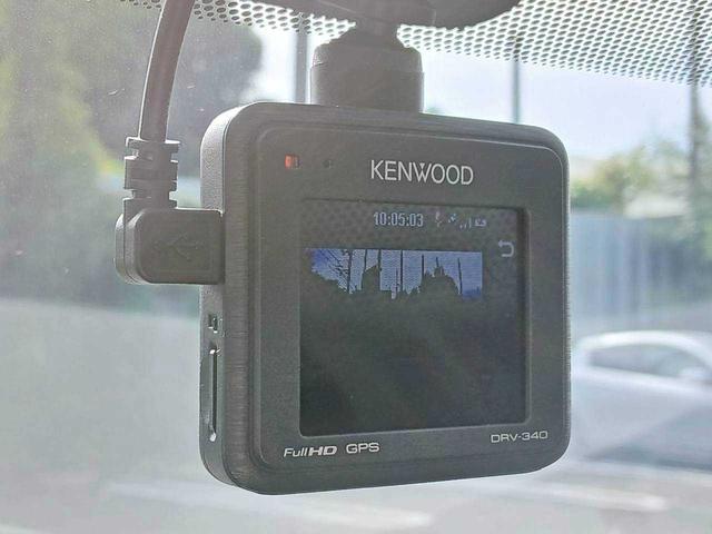 プリウス Ｓツーリングセレクション・Ｇ’ｓ　純正ナビ　ＴＶ　ＥＴＣ　クルーズコントロール　Ｂカメラ　Ｇｓ専用１８インチアルミ　ＬＥＤＢＥＡＭ（29枚目）