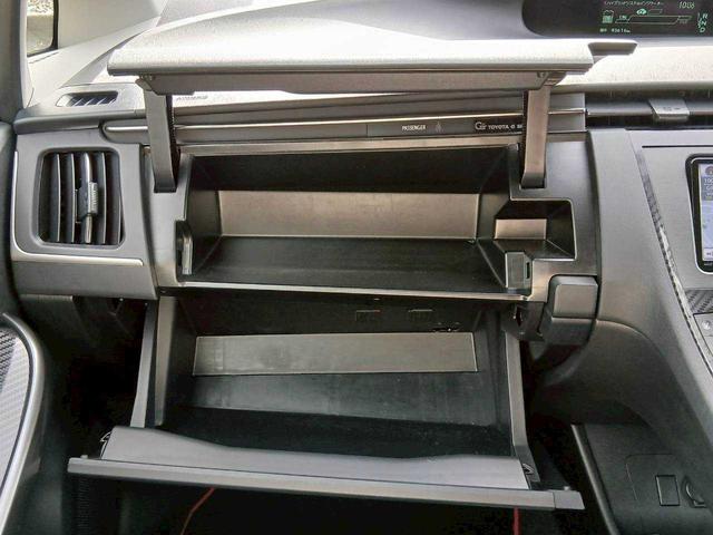 プリウス Ｓツーリングセレクション・Ｇ’ｓ　純正ナビ　ＴＶ　ＥＴＣ　クルーズコントロール　Ｂカメラ　Ｇｓ専用１８インチアルミ　ＬＥＤＢＥＡＭ（33枚目）