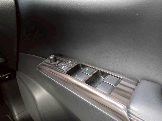 エルグランド ２５０ハイウェイスターＳ　純正ナビ　ＴＶ　バックモニター　ＥＴＣ　両側電動スライドドア（17枚目）