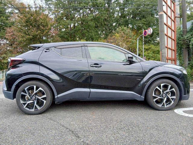 Ｃ－ＨＲ Ｇ　純正９インチナビ／バックモニター／ＥＴＣ／ドライブレコーダー／ハーフレザー／シートヒーター／１８インチホイール（2枚目）