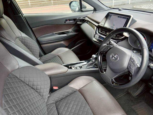 Ｃ－ＨＲ Ｇ　純正９インチナビ／バックモニター／ＥＴＣ／ドライブレコーダー／ハーフレザー／シートヒーター／１８インチホイール（5枚目）