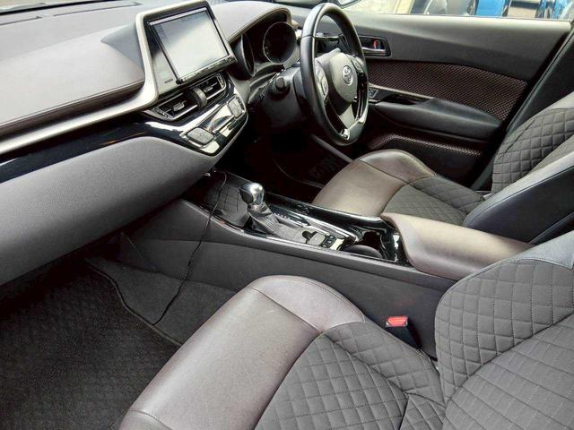 Ｃ－ＨＲ Ｇ　純正９インチナビ／バックモニター／ＥＴＣ／ドライブレコーダー／ハーフレザー／シートヒーター／１８インチホイール（6枚目）