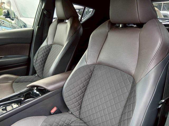 Ｃ－ＨＲ Ｇ　純正９インチナビ／バックモニター／ＥＴＣ／ドライブレコーダー／ハーフレザー／シートヒーター／１８インチホイール（7枚目）