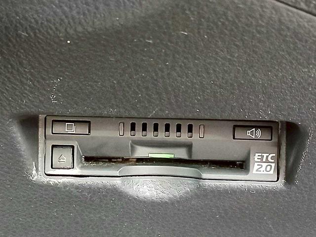 Ｃ－ＨＲ Ｇ　純正９インチナビ／バックモニター／ＥＴＣ／ドライブレコーダー／ハーフレザー／シートヒーター／１８インチホイール（14枚目）