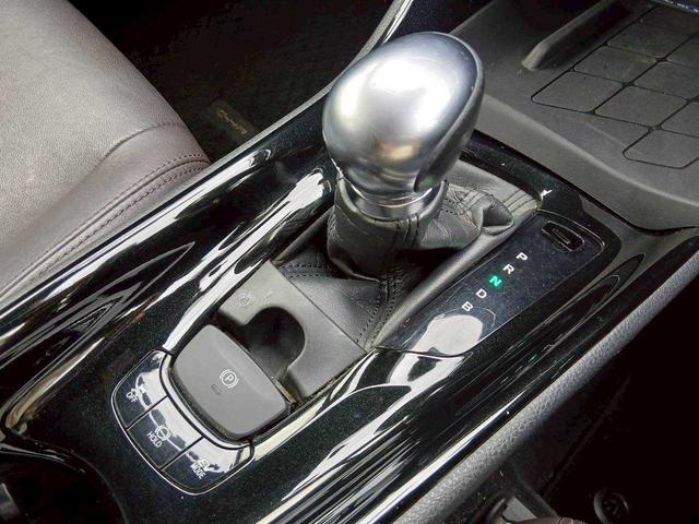 Ｃ－ＨＲ Ｇ　純正９インチナビ／バックモニター／ＥＴＣ／ドライブレコーダー／ハーフレザー／シートヒーター／１８インチホイール（22枚目）