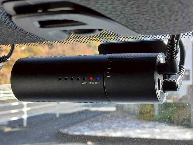 ジープ・ラングラーアンリミテッド サハラ　レザーシート　シートヒーター　ＡｐｐｌｅＣａｒｐｌａｙ　Ｂｌｕｅｔｏｏｔｈ　純正ナビゲーション　フルセグ　ＬＥＤヘッドライト　前面衝突警報　アダプティブクルーズコントロール　バックカメラ　ステアリング（26枚目）