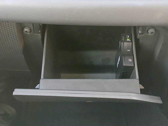 ジープ・ラングラーアンリミテッド サハラ　レザーシート　シートヒーター　ＡｐｐｌｅＣａｒｐｌａｙ　Ｂｌｕｅｔｏｏｔｈ　純正ナビゲーション　フルセグ　ＬＥＤヘッドライト　前面衝突警報　アダプティブクルーズコントロール　バックカメラ　ステアリング（27枚目）