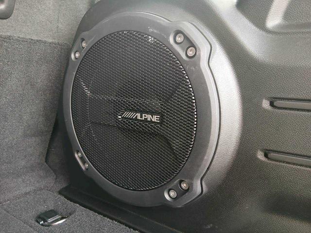 ジープ・ラングラーアンリミテッド サハラ　レザーシート　シートヒーター　ＡｐｐｌｅＣａｒｐｌａｙ　Ｂｌｕｅｔｏｏｔｈ　純正ナビゲーション　フルセグ　ＬＥＤヘッドライト　前面衝突警報　アダプティブクルーズコントロール　バックカメラ　ステアリング（34枚目）