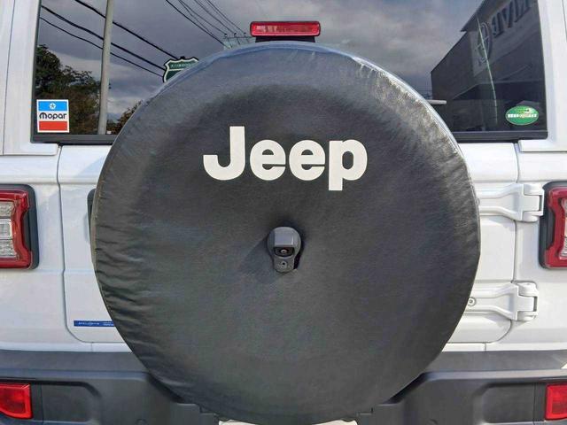 ジープ・ラングラーアンリミテッド サハラ　レザーシート　シートヒーター　ＡｐｐｌｅＣａｒｐｌａｙ　Ｂｌｕｅｔｏｏｔｈ　純正ナビゲーション　フルセグ　ＬＥＤヘッドライト　前面衝突警報　アダプティブクルーズコントロール　バックカメラ　ステアリング（35枚目）