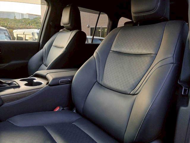 ランドクルーザー ＺＸ　サンルーフ／レザーシート／セーフティセンス／純正ＤＡナビ／ハンズフリーパワーバックドア／パノラミックビューモニター（6枚目）