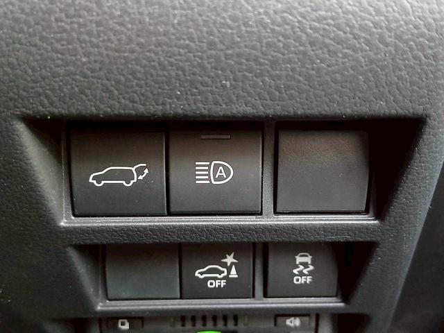 ランドクルーザー ＺＸ　サンルーフ／レザーシート／セーフティセンス／純正ＤＡナビ／ハンズフリーパワーバックドア／パノラミックビューモニター（11枚目）