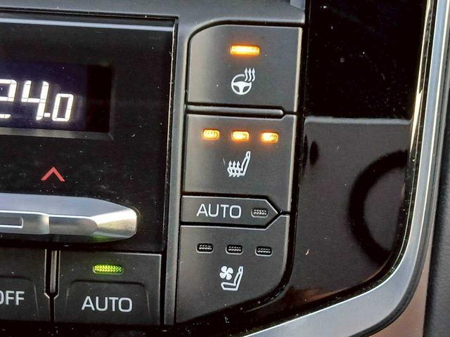 ランドクルーザー ＺＸ　サンルーフ／レザーシート／セーフティセンス／純正ＤＡナビ／ハンズフリーパワーバックドア／パノラミックビューモニター（19枚目）