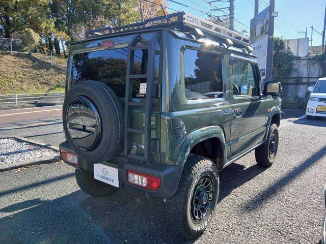 ジムニー ＸＣ　リフトアップ　ルーフラック　リアラダー　ブロックタイヤ　社外アルミ　純正８インチナビ　ＴＶ（3枚目）