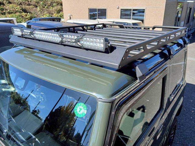 ジムニー ＸＣ　リフトアップ　ルーフラック　リアラダー　ブロックタイヤ　社外アルミ　純正８インチナビ　ＴＶ（4枚目）