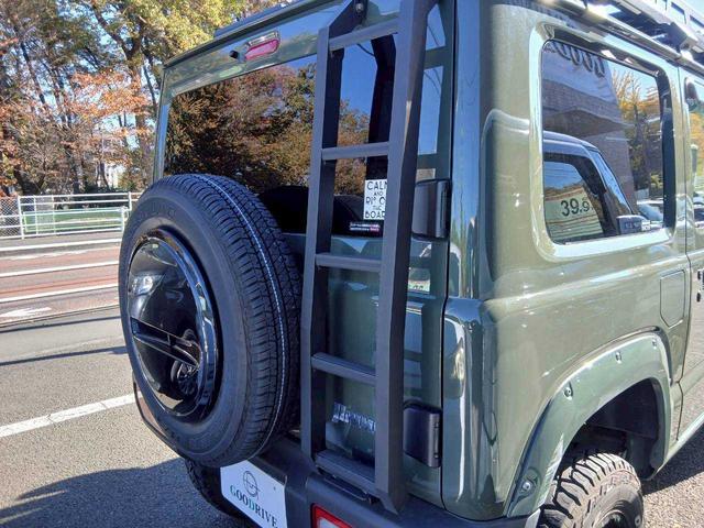 ジムニー ＸＣ　リフトアップ　ルーフラック　リアラダー　ブロックタイヤ　社外アルミ　純正８インチナビ　ＴＶ（5枚目）